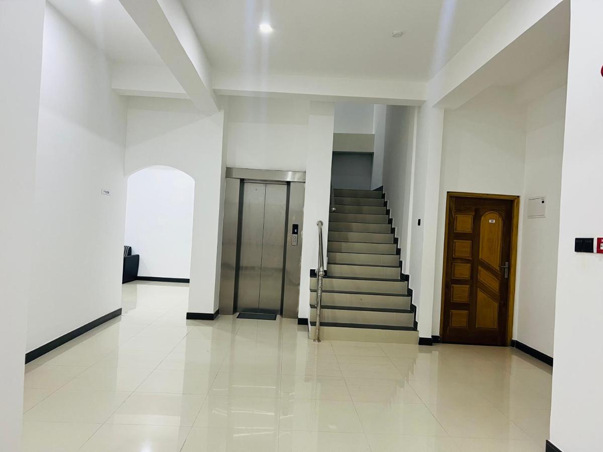 Sp Tourist Hotel Jaffna Exterior foto
