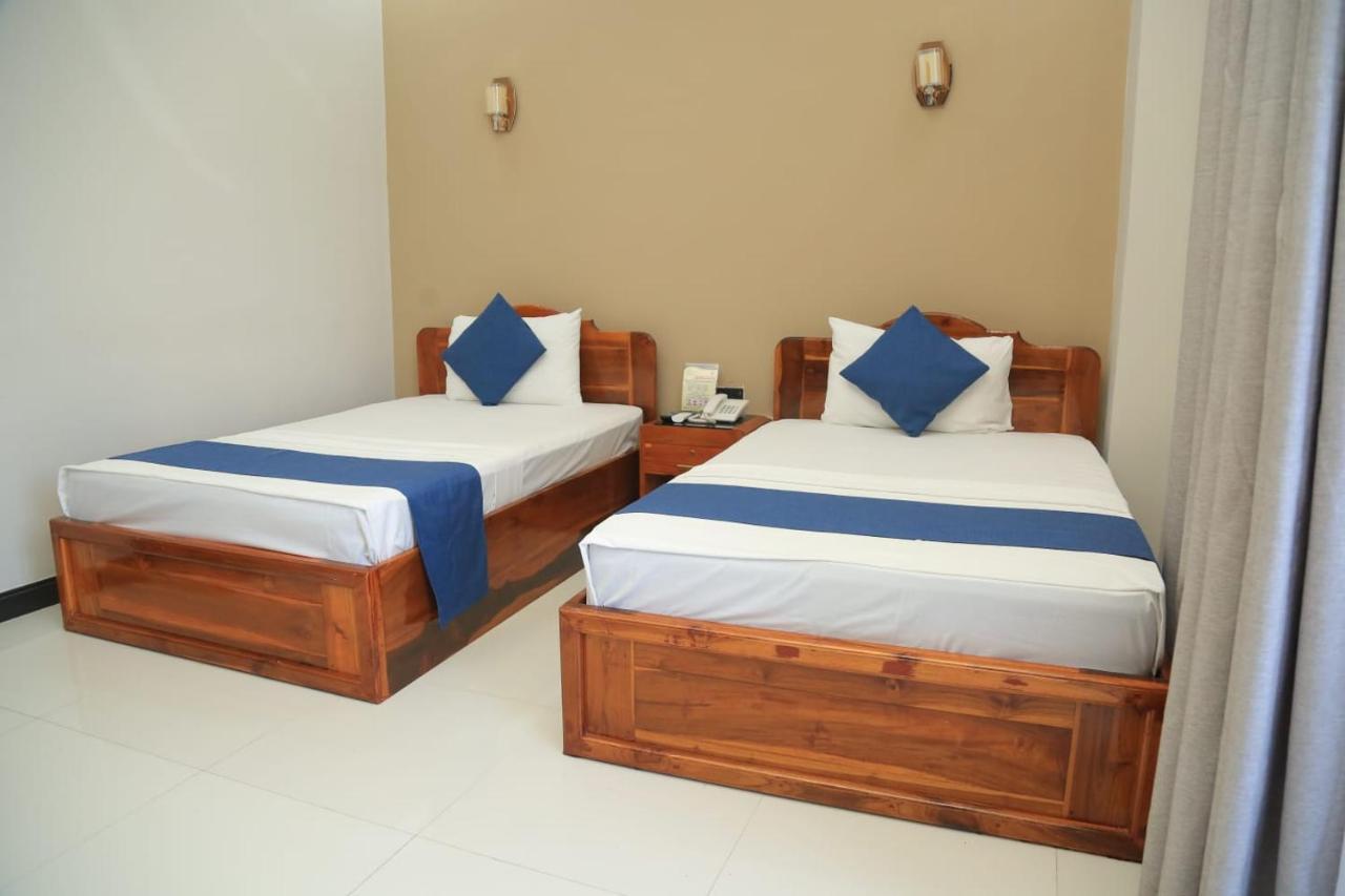 Sp Tourist Hotel Jaffna Exterior foto